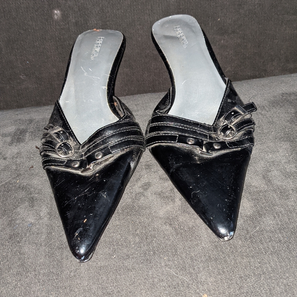 Paprika pointed heels.